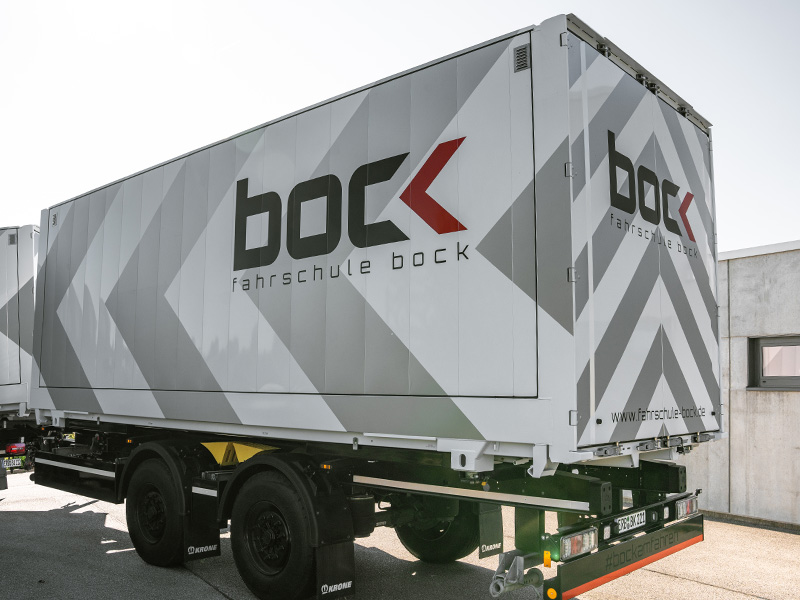 Fahrschule-Bock-LKW-Fuehrerschein-Anhaenger-2026